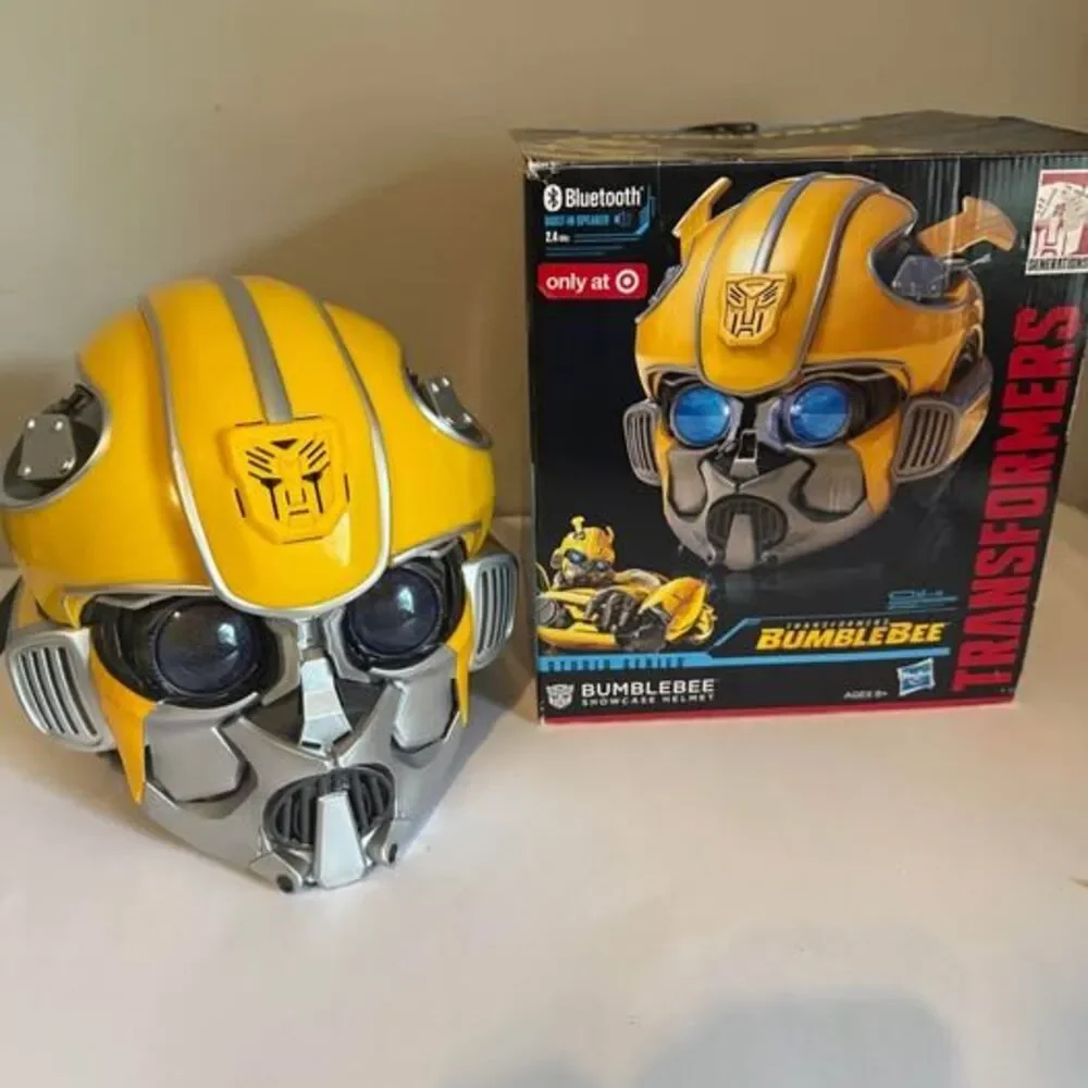 Hasbro Transformers Studio Series Bumblebee Showcase Helmet Target Exclusive. Mi